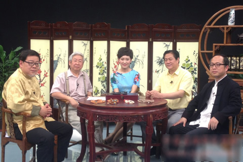 肖明宗与王立军、毛晓沪参加电视节目